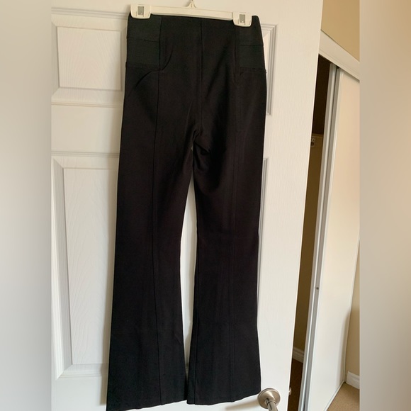 Le Chateau thick good quality stretchy pants. Dress up or down. Size 00 - Picture 3 of 4